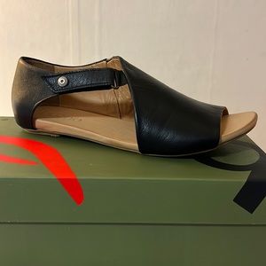 Black leather buckle shooties